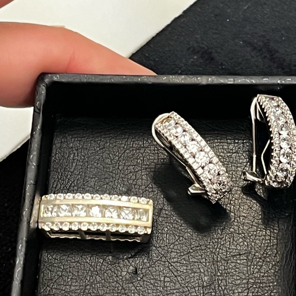 3-Piece Exquisite 925-QCD lab grown diamonds pendant and earrings set - Picture 3 of 17